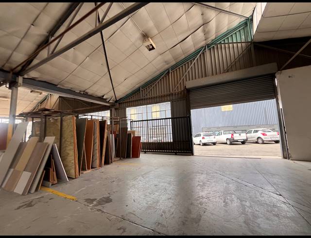 1,192M² WAREHOUSE TO LET IN SEBENZA